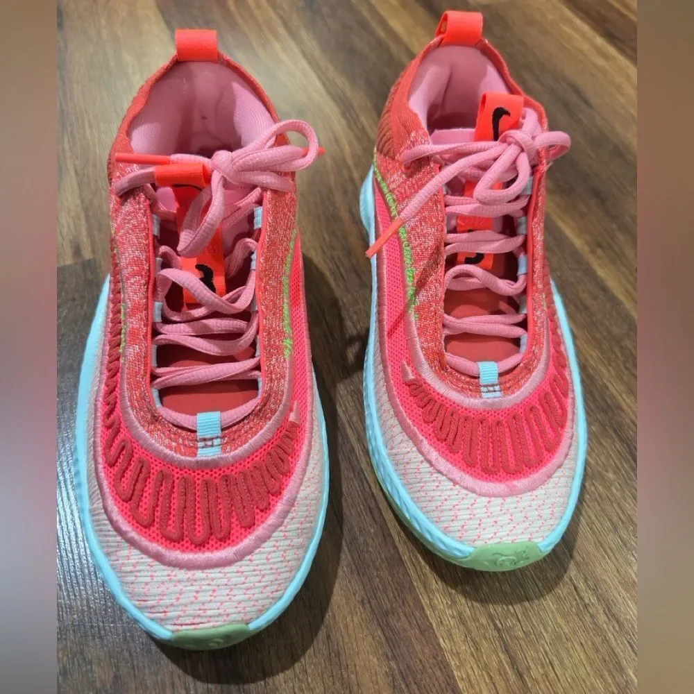 NIKE Cosmic Unity 3 